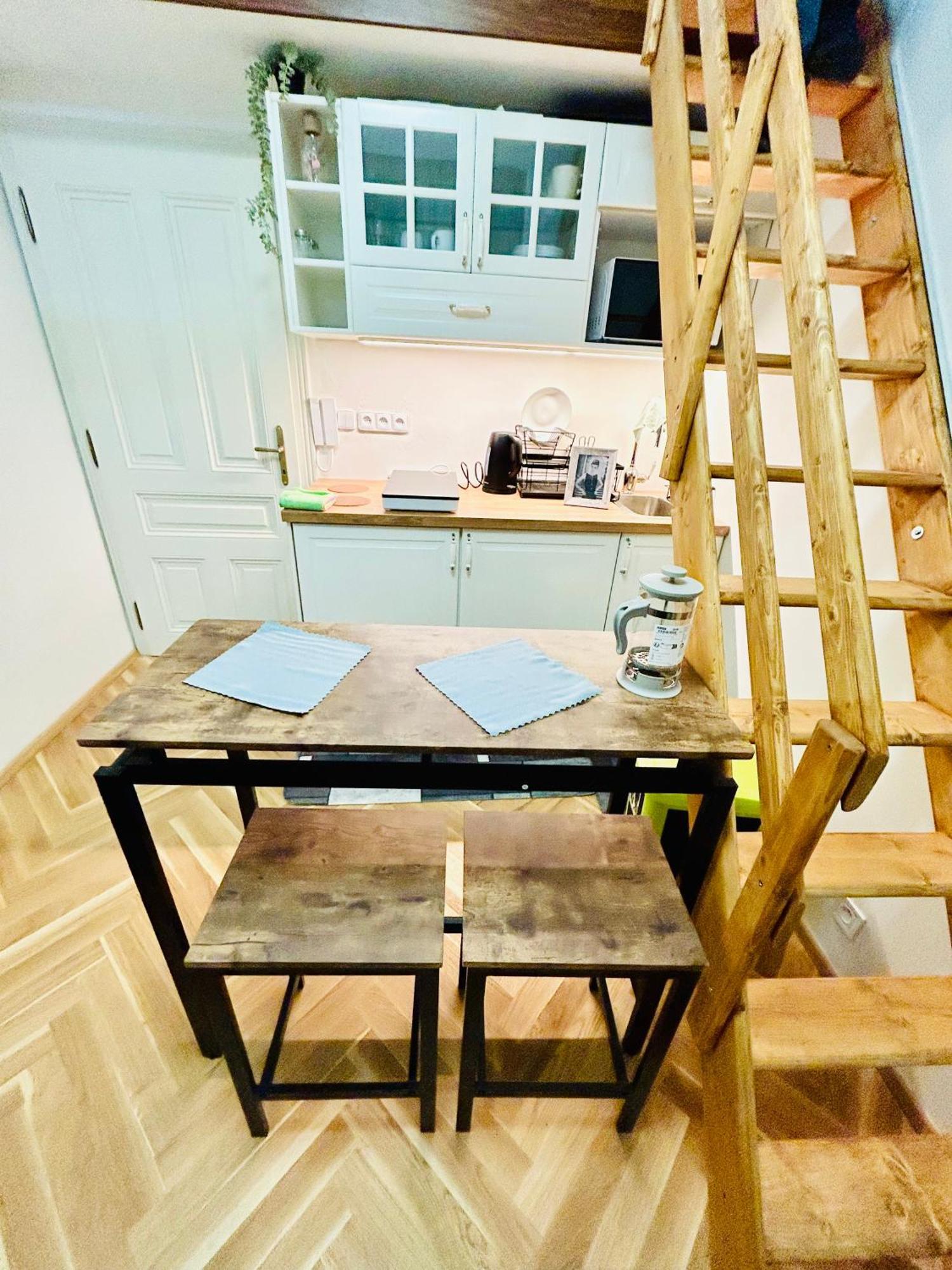 Cozy Design Homestay With Terrace Prag Exterior foto