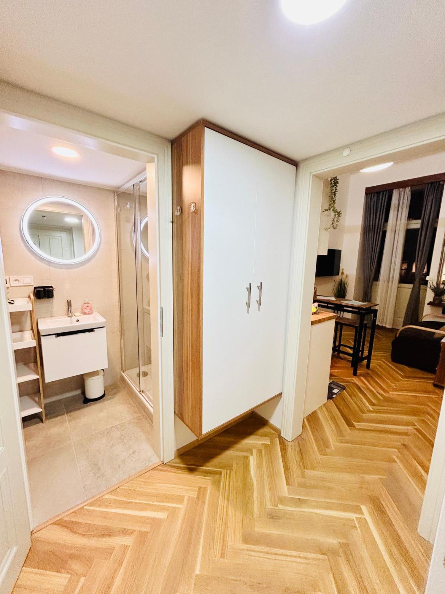 Cozy Design Homestay With Terrace Prag Exterior foto
